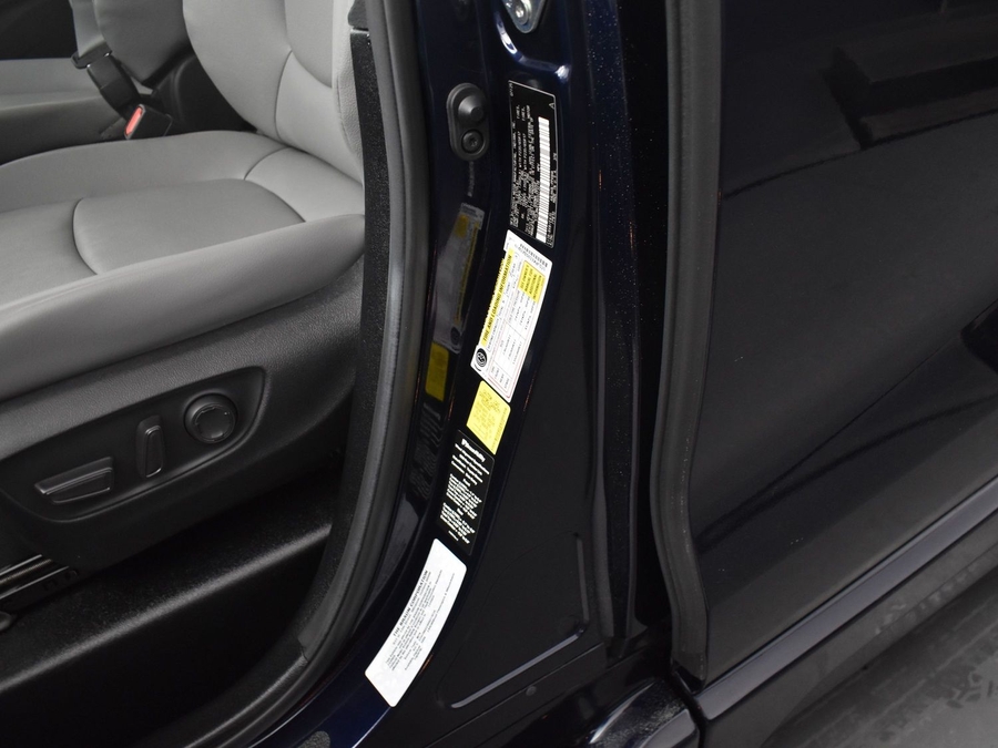 New 2025 Toyota Sienna Hybrid XLE Plus - BraunAbility Side Entry Entry In Floor Automatic Ramp