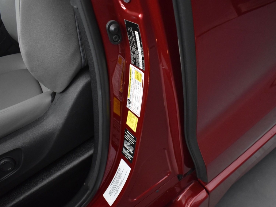 New 2025 Toyota Sienna Hybrid XLE Base - BraunAbility Side Entry Entry In Floor Automatic Ramp