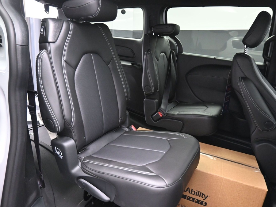 New 2026 Chrysler Voyager LX - BraunAbility Rear Entry Fold Out Manual Ramp