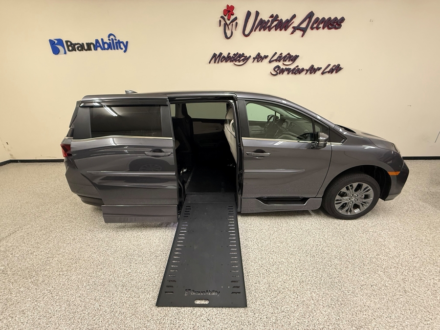 Used 2025 Honda Odyssey Touring - BraunAbility Side Entry Entry In Floor Automatic Ramp