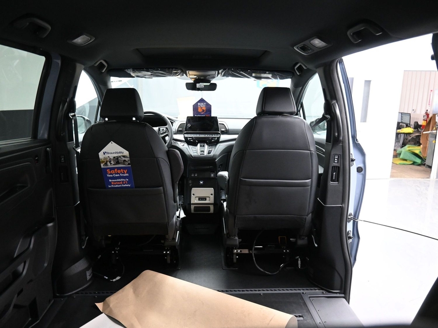 New 2026 Honda Odyssey Sport - BraunAbility Side Entry Entry In Floor Automatic Ramp