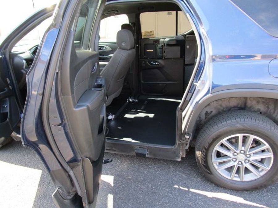 Used 2022 Chevrolet Traverse 1LT - BraunAbility Side Entry Entry In Floor Automatic Ramp