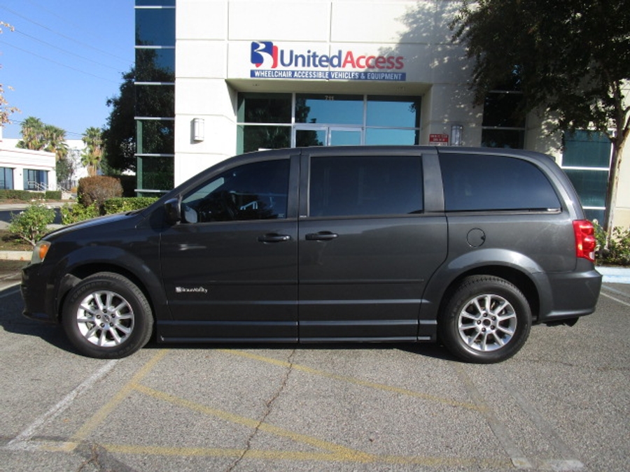 Used 2012 Dodge Grand Caravan RT - BraunAbility Side Entry Entry Fold Out Automatic Ramp