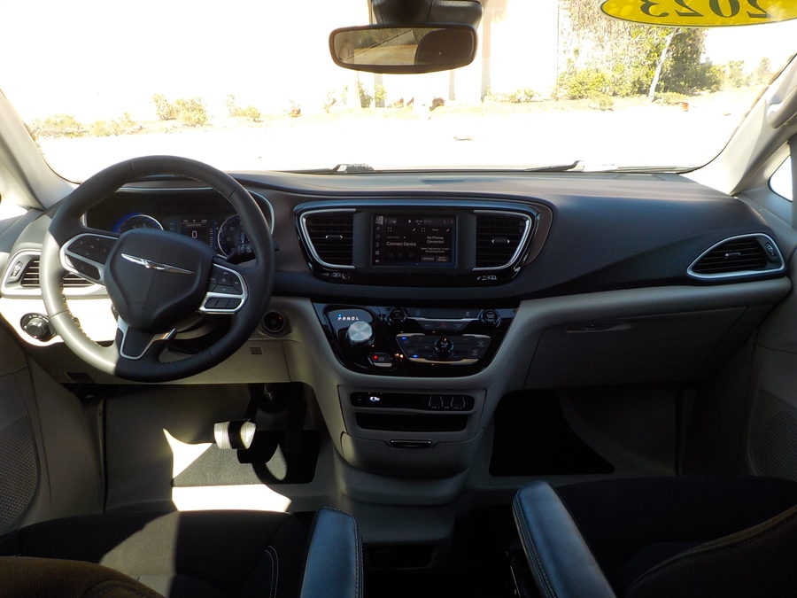 2023 CHRYSLER VOYAGER - Image 28