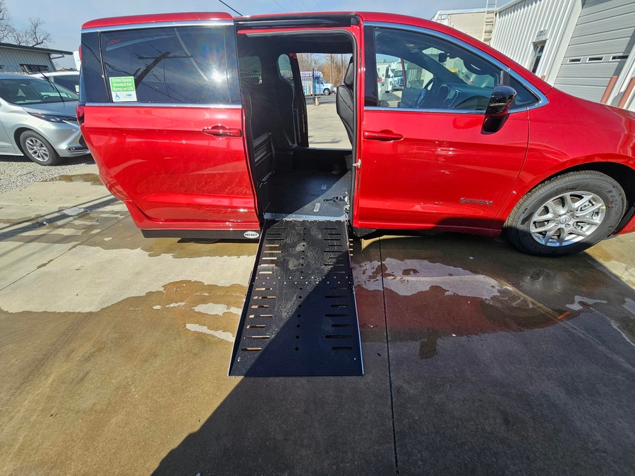 Red Chrysler Pacifica image number 4