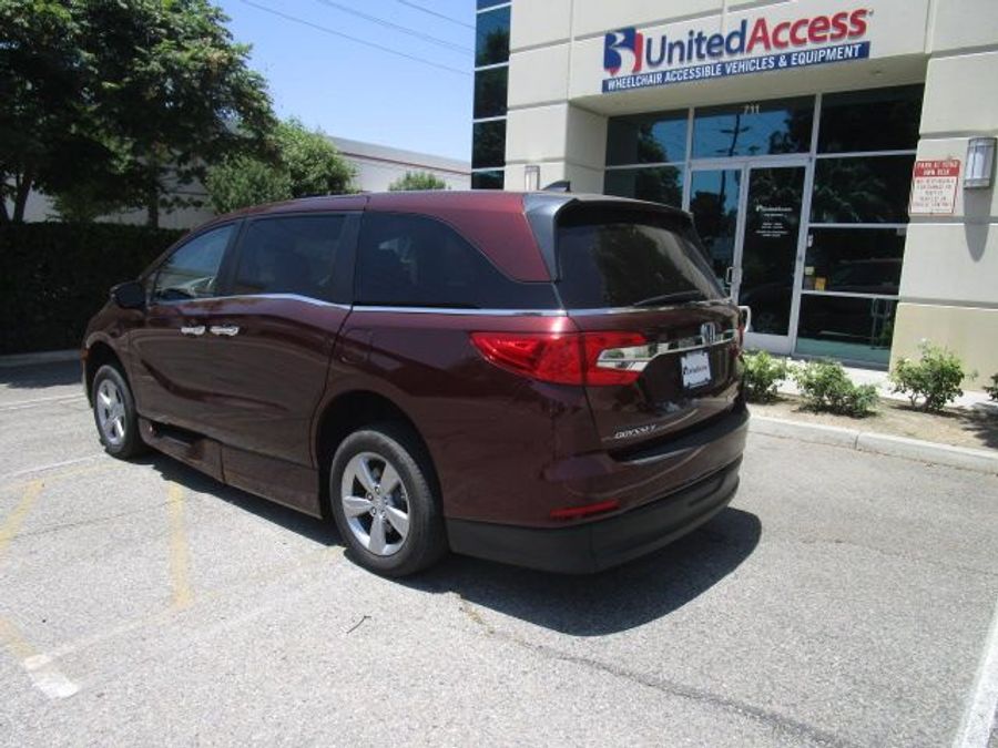 Used 2018 Honda Odyssey EX-L - BraunAbility Side Entry Entry In Floor Automatic Ramp
