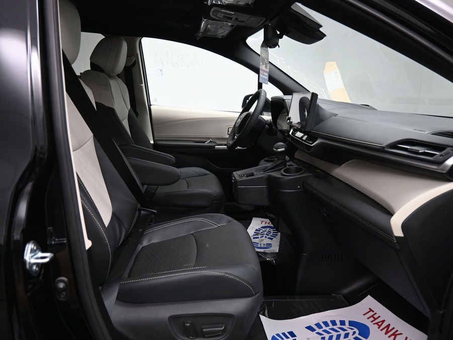 New 2025 Toyota Sienna Hybrid Platinum - BraunAbility Side Entry Entry Fold Out Automatic Ramp