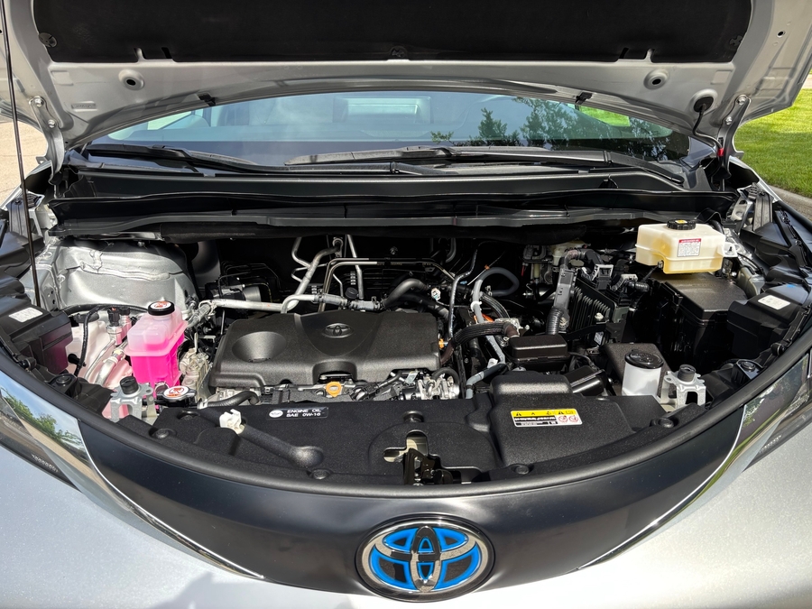 Used 2024 Toyota Sienna Hybrid LE - BraunAbility Side Entry Entry Fold Out Automatic Ramp