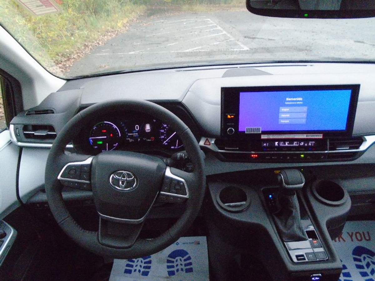2025 TOYOTA SIENNA - Image 8