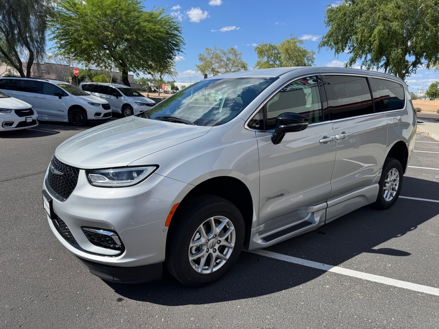 Used 2024 Chrysler Pacifica Touring L - BraunAbility Side Entry Entry In Floor Automatic Ramp