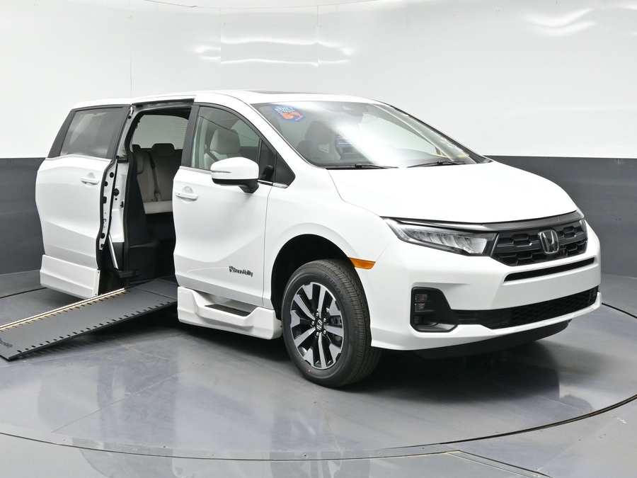 White Honda Odyssey with Side Entry Automatic In Floor ramp