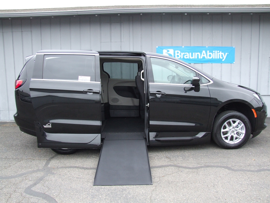 Used 2022 Chrysler Voyager LX - VMI Side Entry Entry In Floor Automatic Ramp