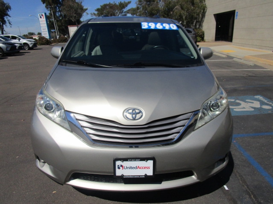 Used 2015 Toyota Sienna XLE - VMI Side Entry Entry In Floor Automatic Ramp