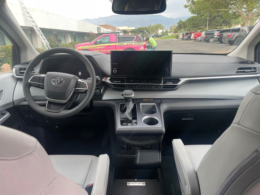 New 2025 Toyota Sienna Hybrid XLE - VMI Side Entry Entry In Floor Automatic Ramp