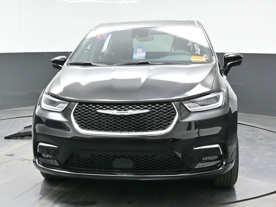 Black Chrysler Pacifica image number 1