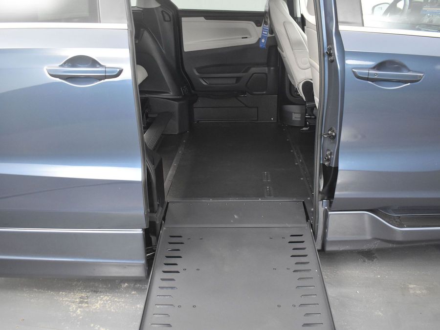 New 2025 Honda Odyssey EX-L - BraunAbility Side Entry Entry In Floor Automatic Ramp