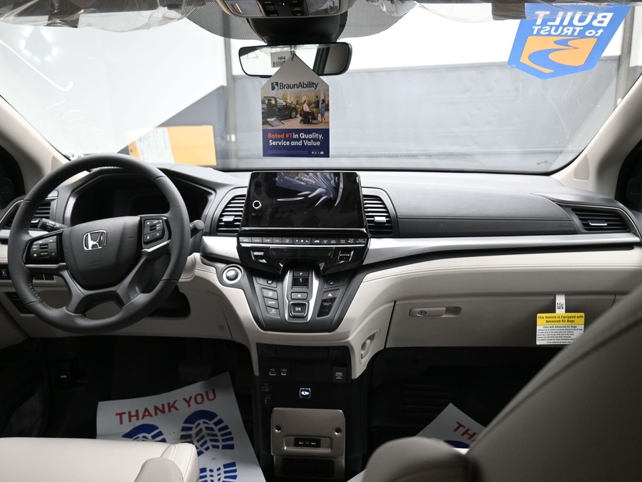 Grey Honda Odyssey image number 12