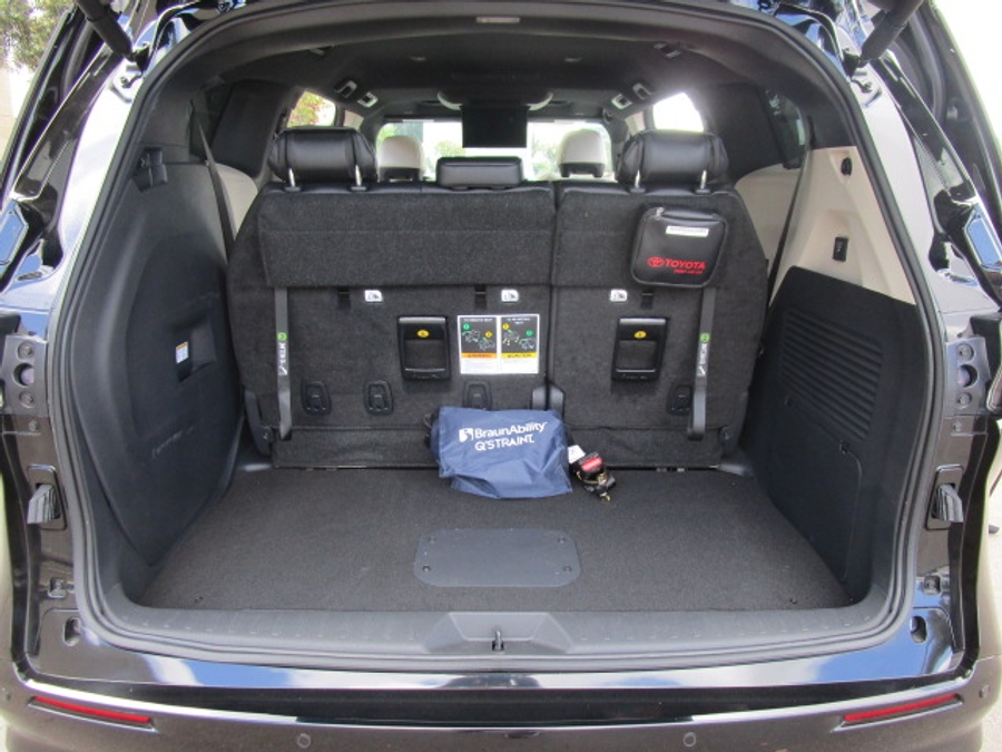 New 2026 Toyota Sienna Hybrid Limited - BraunAbility Side Entry Entry Fold Out Automatic Ramp