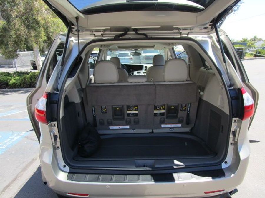 Used 2016 Toyota Sienna XLE Base - VMI Side Entry Entry In Floor Automatic Ramp
