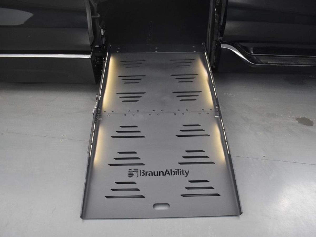 Black Toyota Sienna image number 10