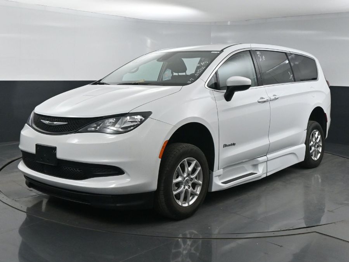 2023 CHRYSLER VOYAGER - Image 3