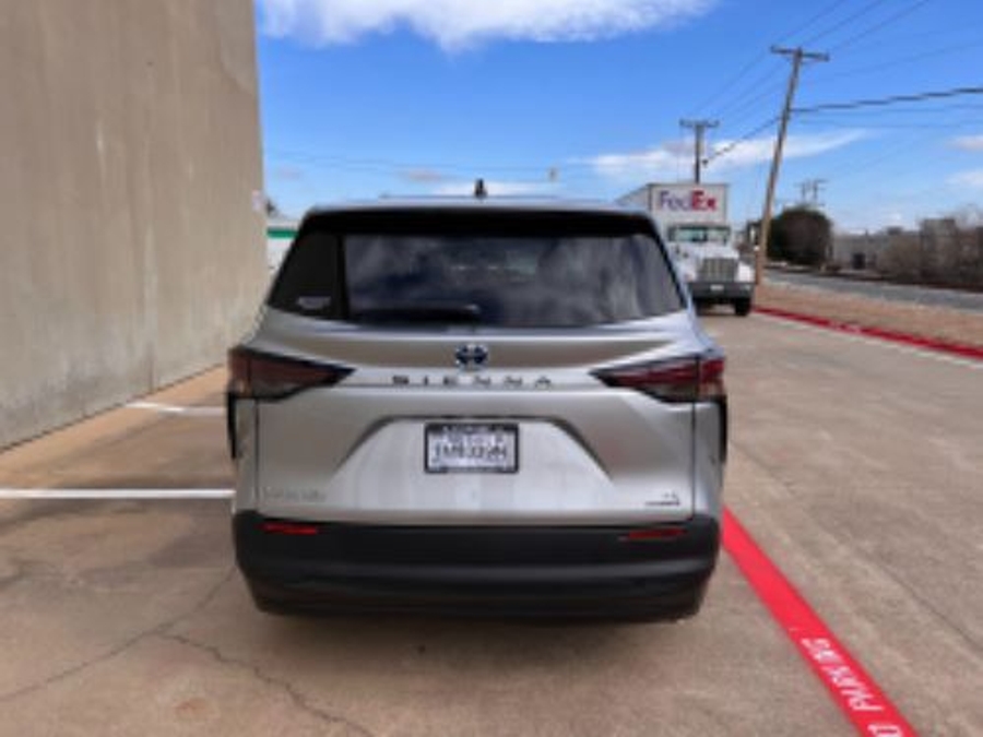 New 2025 Toyota Sienna Hybrid LE - BraunAbility Side Entry Entry Fold Out Automatic Ramp