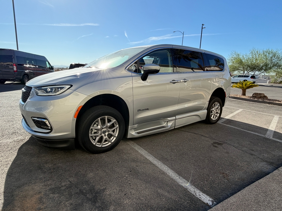 Used 2023 Chrysler Pacifica Touring L - BraunAbility Side Entry In Floor Automatic Ramp