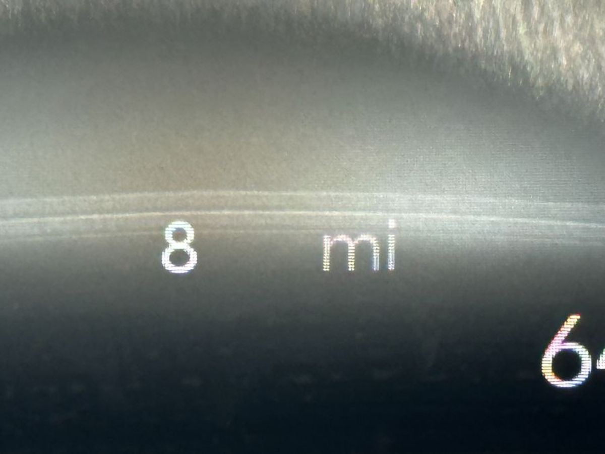 Silver Chrysler Pacifica image number 21