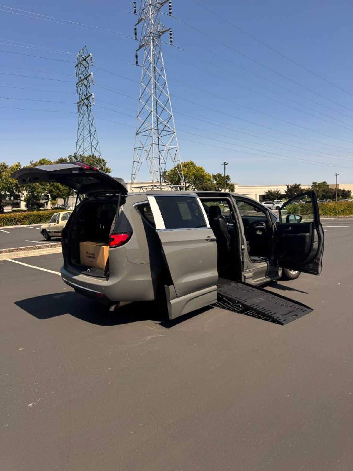 2025 CHRYSLER PACIFICA - Image 20