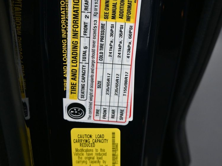 Blue Toyota Sienna image number 9