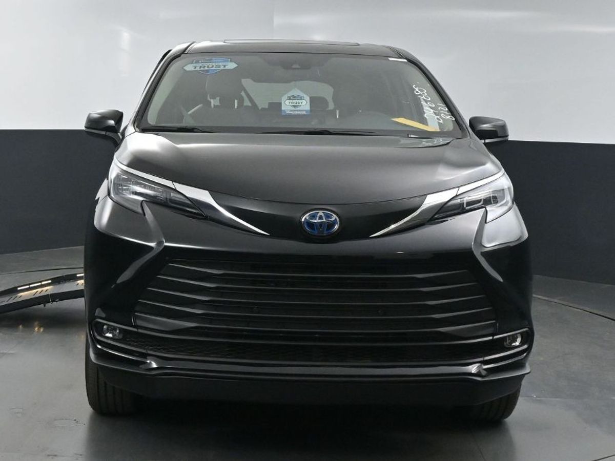 2025 TOYOTA SIENNA - Image 3