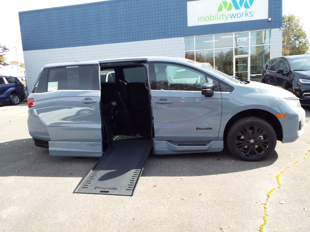 2026 Honda Odyssey Sport L's photo