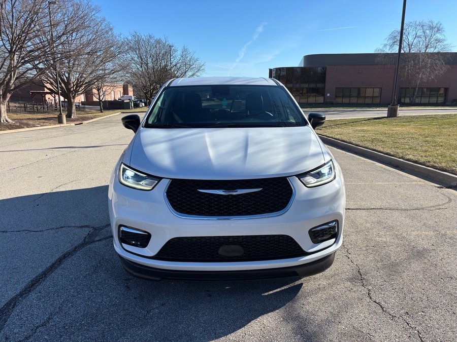 Used 2024 Chrysler Pacifica Touring L - BraunAbility Side Entry Entry In Floor Automatic Ramp