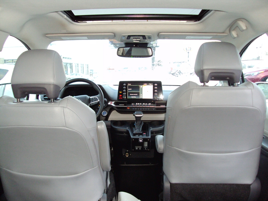 Used 2021 Toyota Sienna Hybrid XLE Base - BraunAbility Side Entry Entry Fold Out Automatic Ramp