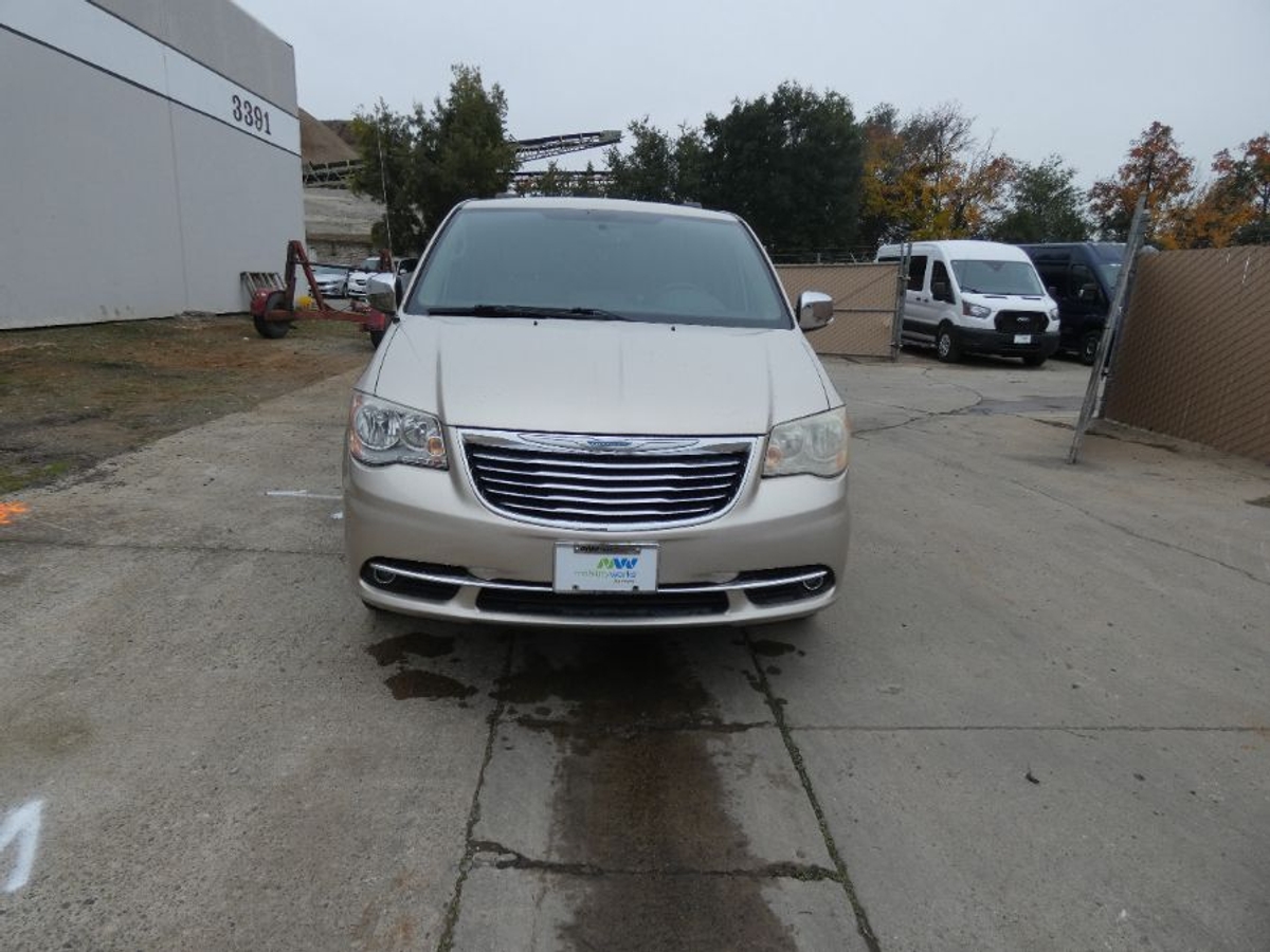 2015 CHRYSLER TOWN AND COUNTRY - Image 12