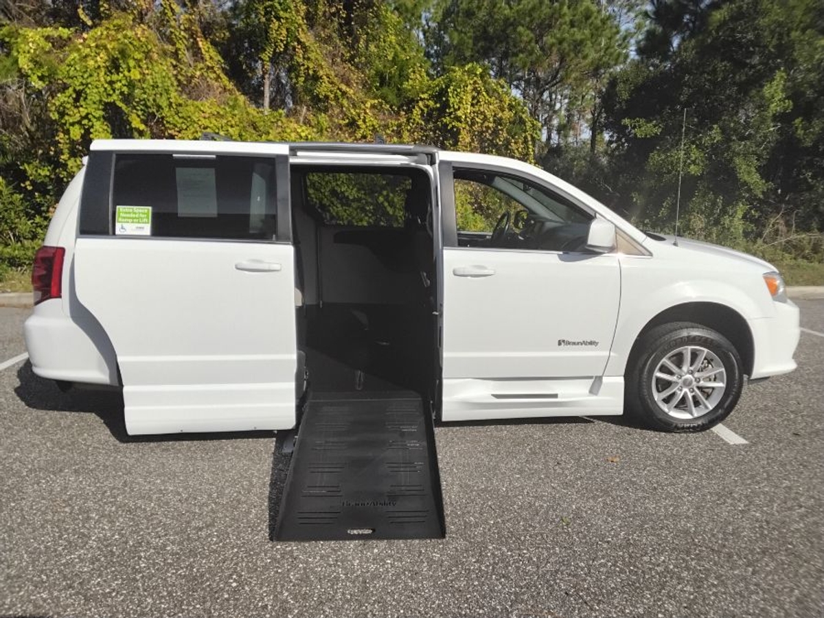 2019 DODGE GRAND CARAVAN - Image 1