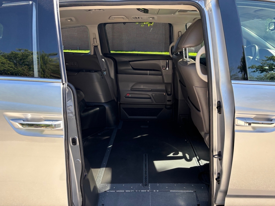 Used 2015 Honda Odyssey Touring Elite - VMI Side Entry Entry In Floor Automatic Ramp