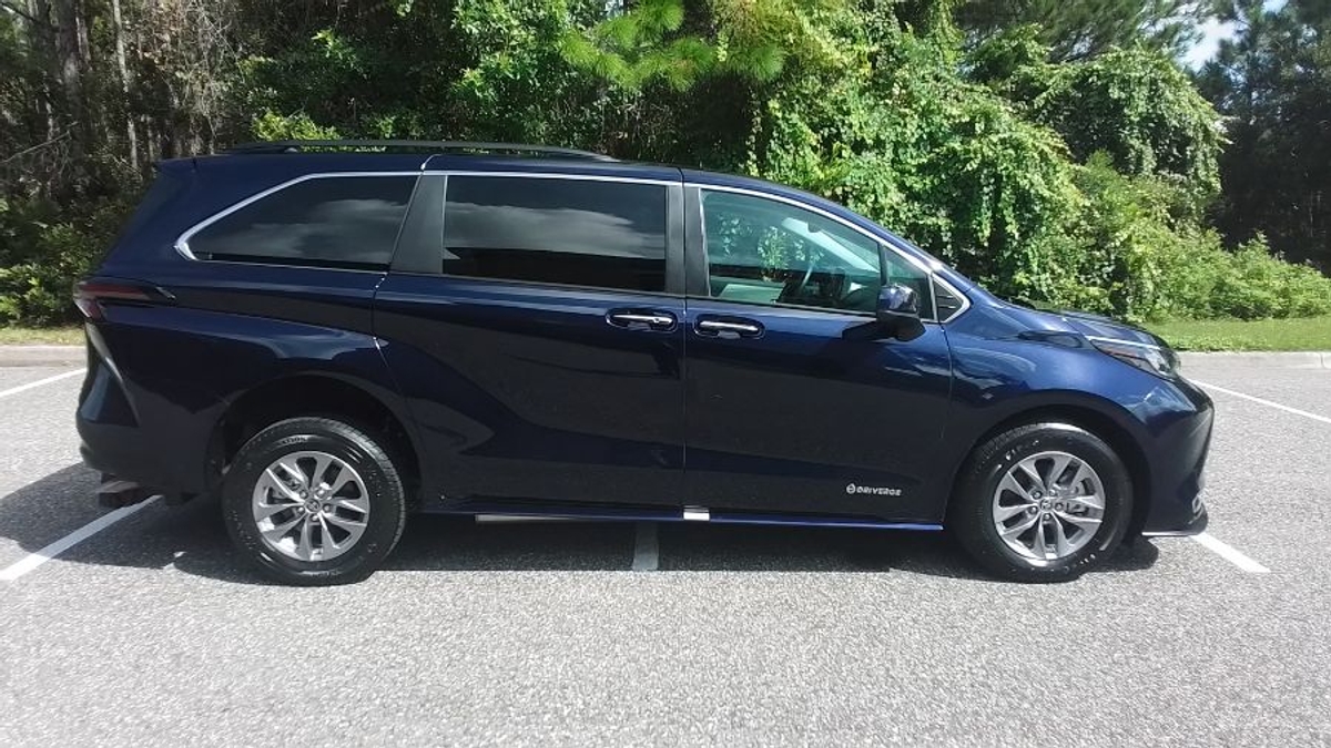 2024 TOYOTA SIENNA - Image 5