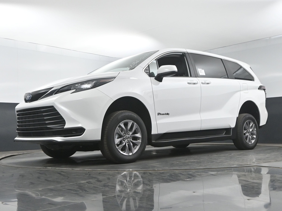 New 2025 Toyota Sienna Hybrid LE - BraunAbility Commercial Rear Entry Entry Fold Out Manual Ramp