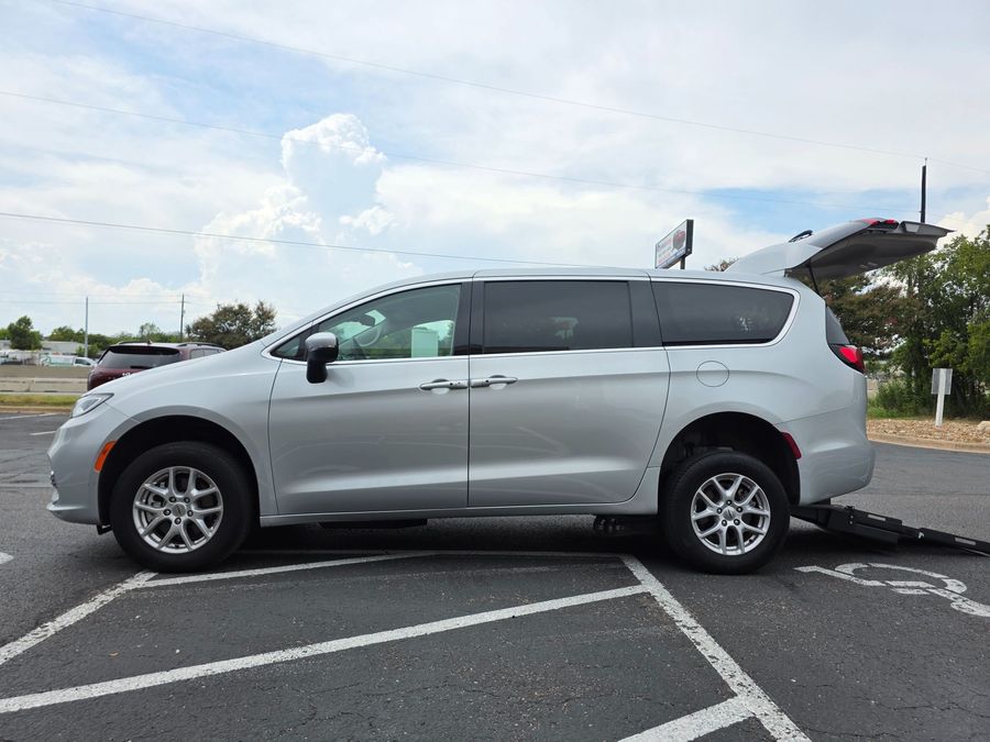Used 2023 Chrysler Pacifica Touring L -   Entry  Ramp