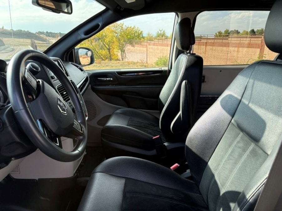 Used 2017 Dodge Grand Caravan SXT - BraunAbility Side Entry Fold Out Automatic Ramp