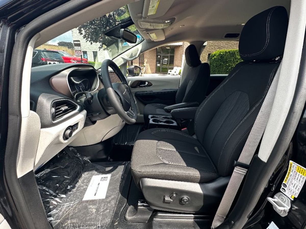 2023 CHRYSLER VOYAGER - Image 10