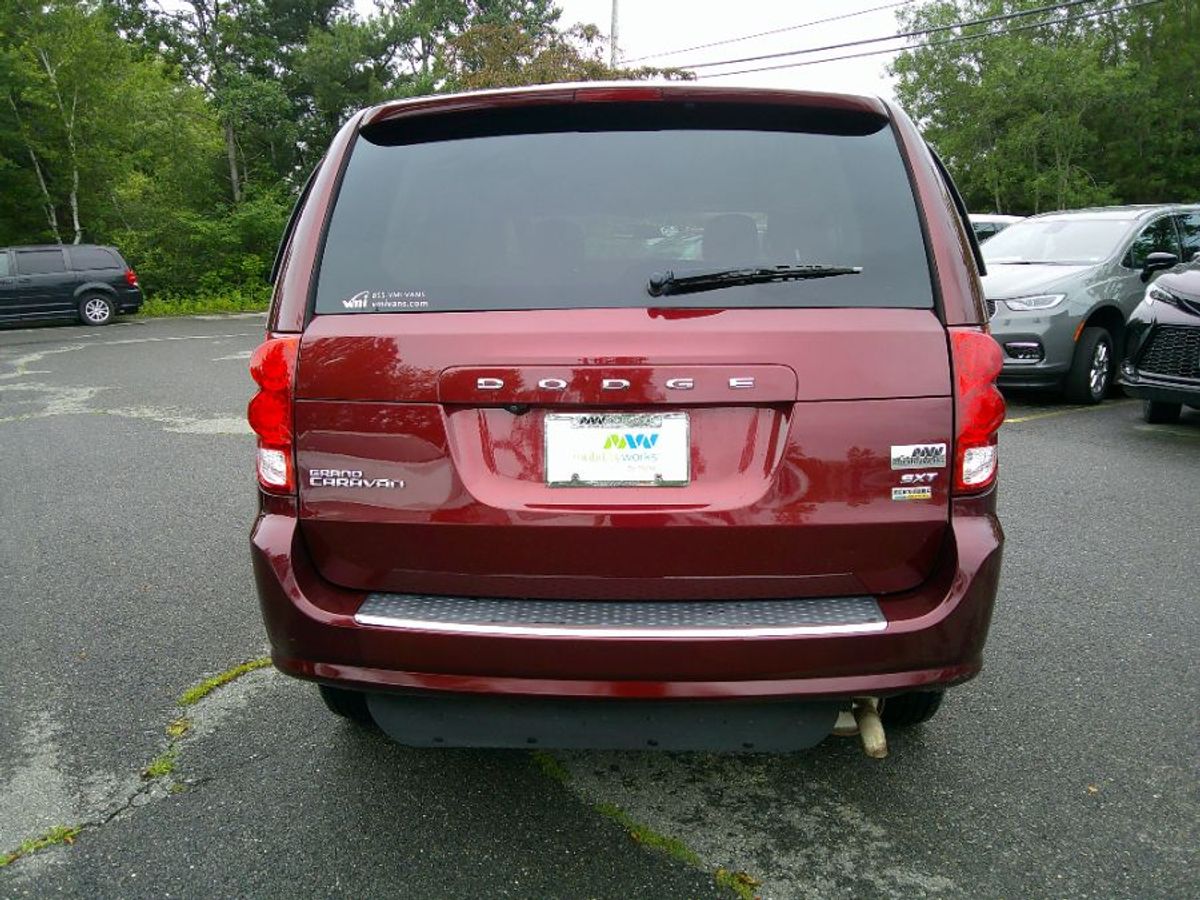 Red Dodge Grand Caravan image number 9