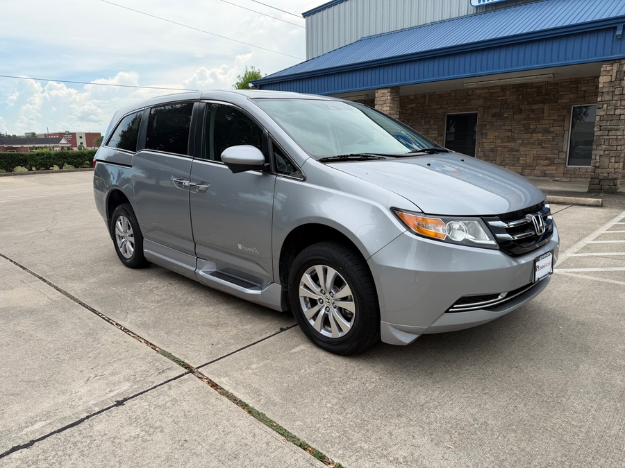 Used 2016 Honda Odyssey EX-L w/Navi - BraunAbility Side Entry Fold Out Automatic Ramp