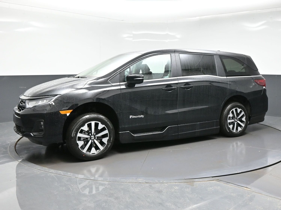 Black Honda Odyssey image number 2
