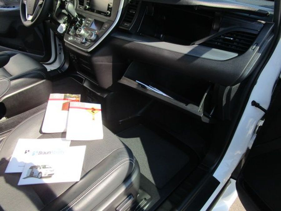Used 2020 Toyota Sienna SE - BraunAbility Side Entry Entry In Floor Automatic Ramp