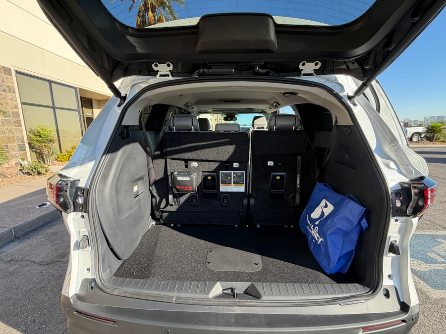 Used 2026 Toyota Sienna Hybrid XLE - BraunAbility Side Entry In Floor Automatic Ramp