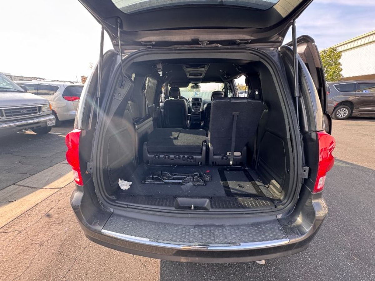 2019 DODGE GRAND CARAVAN - Image 4