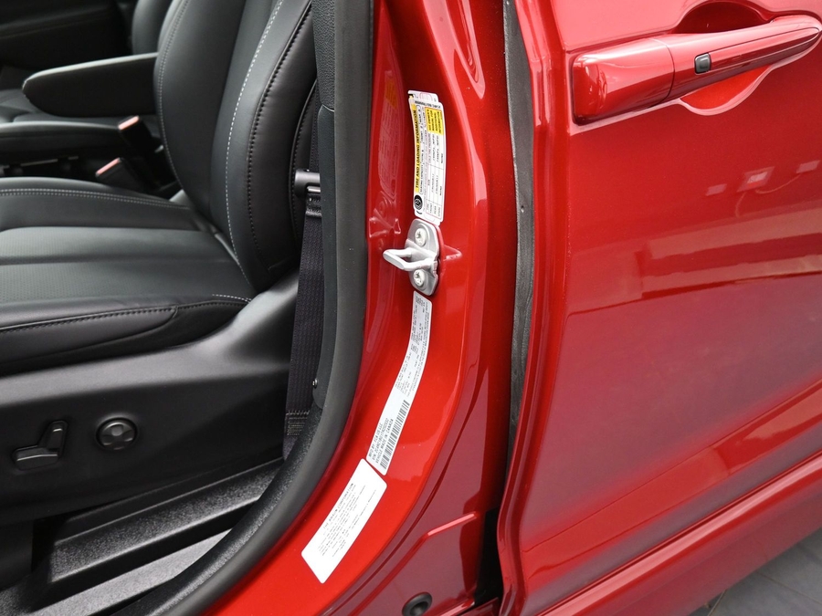 Red Chrysler Pacifica image number 15