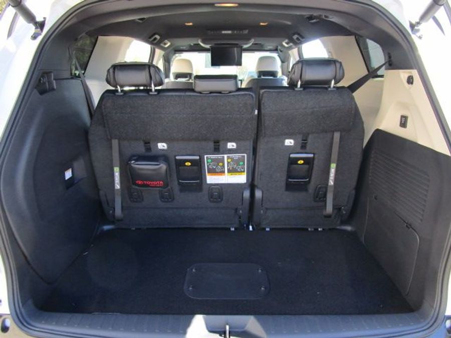 New 2025 Toyota Sienna Hybrid Platinum - BraunAbility Side Entry Entry Fold Out Automatic Ramp